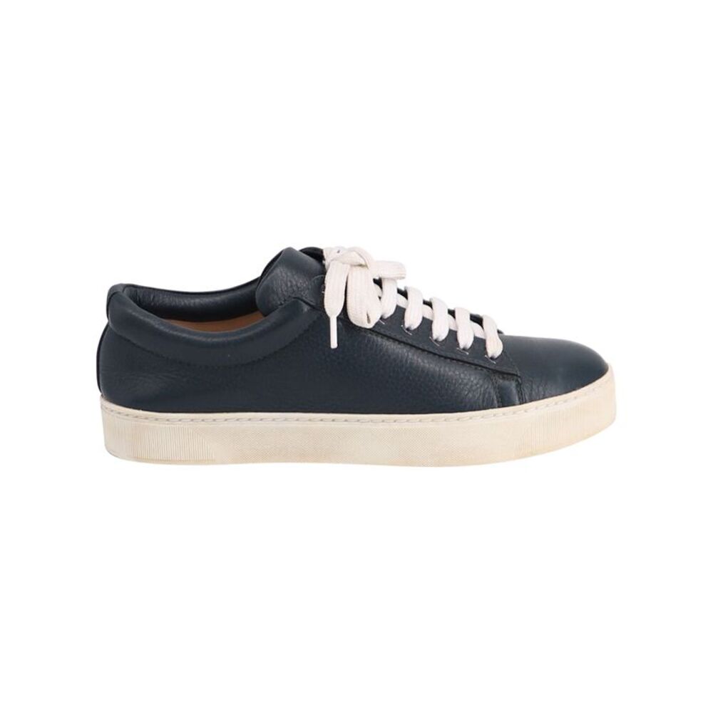 Stuart Weitzman Low Top Lace-Up Sneaker in Navy Blue Leather